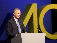 AMBASADOR ŠUTANOVAC IMA PREČA POSLA Rešio zadatak "za genijalce“ (FOTO)