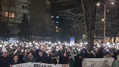 "Jedino nam je ostalo da decu branimo svojim telima": Protest solidarnosti u Kraljevu (VIDEO)