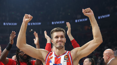 Zvezda preko stotke: Petrušev pokrenuo, Kostić udario pečat