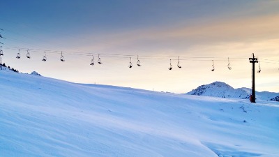 Pukla žičara u Španiji na 15 metara visine: Namanje 30 povređenih