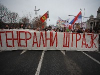 Radnici u Mladenovcu DIŽU GLAS: Štrajk na Veliki petak