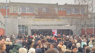 Gimnazije redom stupaju u bojkot nastave: Đaci pružaju podršku Dijani Hrki