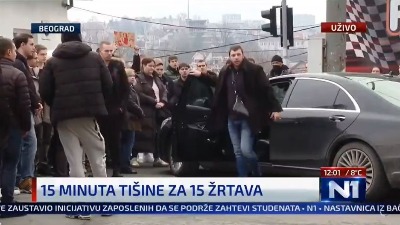 Naleteo "mercedesom" na đake na blokadi: U kolima kačket BIA (VIDEO)