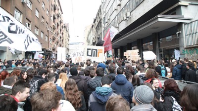 "Izlazite napolje": Protest radnika EPS-a, studenti ih podržali (FOTO, VIDEO)