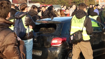 Devojka koja je udarila studentkinju se tereti za pokušaj teškog ubistva