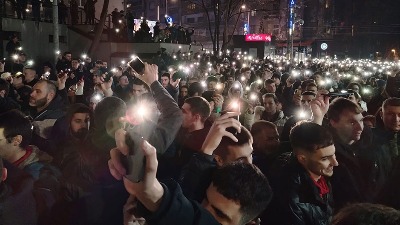 Protest u Nišu druga vest u Dnevniku RTS-a, a pre studenata Vučić