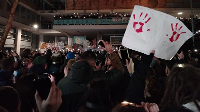 RTS je prepun POLICIJE: Opremnjeni za razbijanje demonstracija (VIDEO)