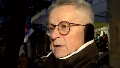 "Prešla je na drugu stranu": Školski drug ministarke prosvete bio na protestu i poslao joj jaku poruku (VIDEO)