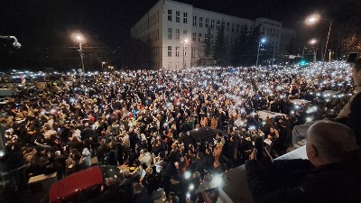 Legendarni trener podržao studente: Deco... (FOTO)