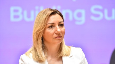 NIJE MOGLA RANIJE Macura objavila uverenje o diplomiranju (FOTO)