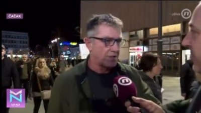 "Kao moja komšinica da je dala": Čačanin ismejao ostavku Vučevića, pa poručio: Volimo Žoca više nego oca! (VIDEO)