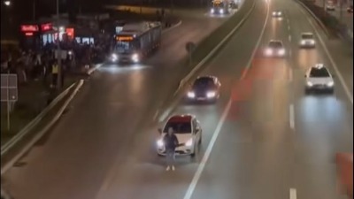 Zaustavio se nasred Autokomande: Bez reči zaslužio najglasnije ovacije (VIDEO)