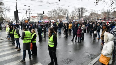 "Zastani, Srbijo": Blokade danas traju 29 minuta