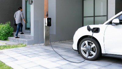 Tiha revolucija na srpskim drumovima: Koliko ima električnih auta u Srbiji?