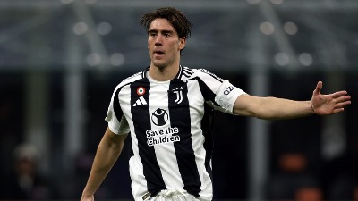 Vlahović želi samo Barsu - menja ga Džeko?!