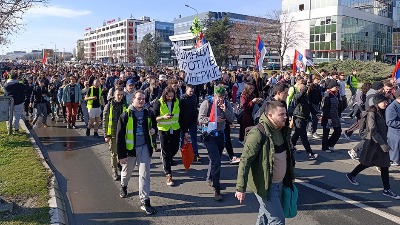 GOZBA studente dočekala u Staroj Pazovi: Hrane na SVE STRANE (VIDEO)