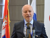 "Nezadovoljstvo naroda veliko i rastuće, vreme za drugačiju politiku EU prema Srbiji"