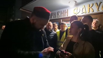 Pokušaj provokacije ispred Pravnog fakulteta u NS (VIDEO)