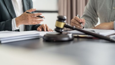 Odgovor na tekst "Advokatska komora Srbije poništila odluku o upisu Brankice Marić, ali..."
