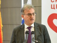 Cvejić (SRCE): Vučić zna da nema većinu