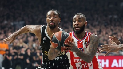 Zvezda ušla u plej-of zonu, a Partizan... (FOTO)