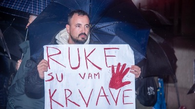 Protest u Podgorici zbog masovnog ubistva na Cetinju