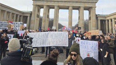 Hiljade ljudi na ulicama 40 gradova širom sveta, u znak podrške studentima u Srbiji