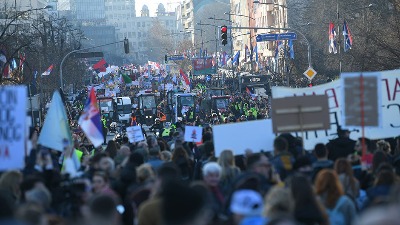 Vučićeva izjava isprovocirala Novosađane: Protest "Batinaši nisu junaci" (FOTO)