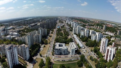 SRCE: Dok predsednica Opštine "frizira" budžet za luksuz, deca Novog Beograda se igraju na starim i zarđalim spravama