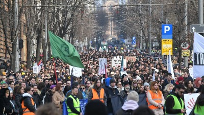 Studenti pecnuli SNS: Ako je narod uz vas, čega se plašite?