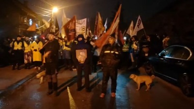 Studenti došli u Aranđelovac: Vatromet i slika Karađorđa (FOTO, VIDEO)