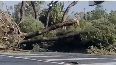 Tornado napravio haos, za nekoliko sekundi izazvao strašno uništenje (VIDEO)