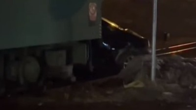 Teška nesreća kod Lazarevca: Voz naleteo na auto (VIDEO)