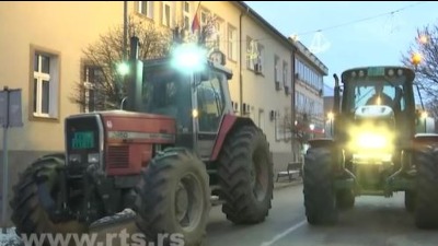 Opštinskoj zgradi u kojoj protestuju poljoprivrednici iz Rače isključeno grejanje