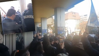 OPŠTI METEŽ u Kraljevu: Guranje, pa povređeni ljudi, sad policija formira kordon (VIDEO)