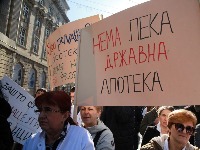 Radnici Apoteka Beograd tužbom do plata, najavili PROTEST
