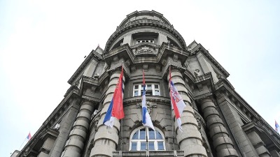 Profesori predaju peticiju za vanredne izbore, Vučić i Macut pozvani da je lično prime