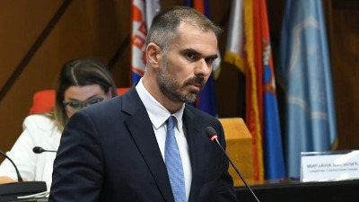 Mićin o paljenju vrata Katedrale: Nedopustiv čin nasilja i vandalizma