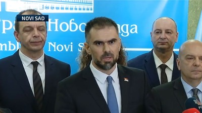 Javio se Mićin posle pada dela skele - osudio uvrede upućene strancima