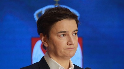 Brnabić: Studenti primoravali ljude da gaze zastavu Srbije