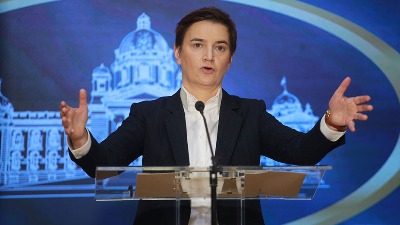 Brnabić pokušala da odbrani Vučića na Iksu - bolje da nije: Od algoritma dobila SUROVU PORUKU
