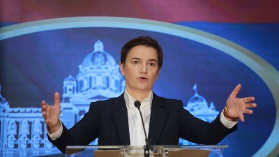 Šef kabineta Ane Brnabić i njegova sestra dobili po MILION EVRA od of-šor firme i Privredne komore Srbije