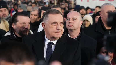 Dodik: Šmit ruši BiH
