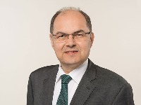 Kristijan Šmit podnosi ostavku!