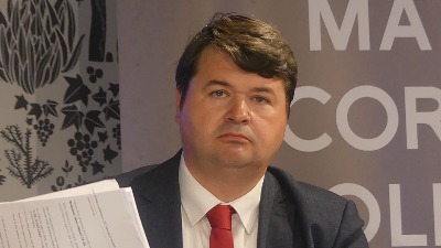 Nova vlast u Ustavnom sudu: Petrov zarađuje 820.000 mesečno i voli da hvali režim na Pinku i Informeru!