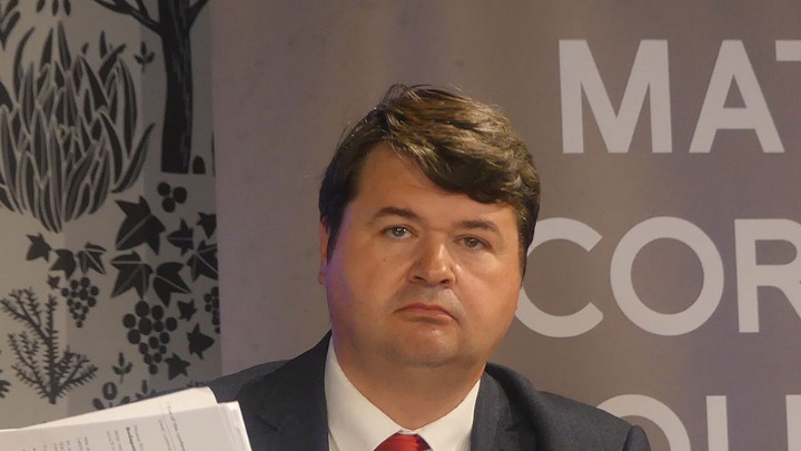 Nova vlast u Ustavnom sudu: Petrov zarađuje 820.000 mesečno i voli da hvali režim na Pinku i Informeru!