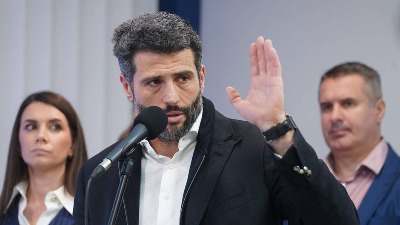 "Šapić je nedostojan funkcije gradonačelnika"