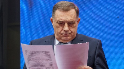 Helez izdao naređenje da se Dodiku, Stevandiću i Viškoviću zabrani ulazak na vojne lokacije
