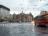 Sat od 7,5 tona postavljen na Trgu republike: "Pokazivaće tačno vreme" (FOTO)