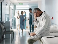 ZID ĆUTANJA Smrt tinejdžerke i dalje enigma: Popila pilulu za abortus i umrla, čeka se veštačenje iz Beograda